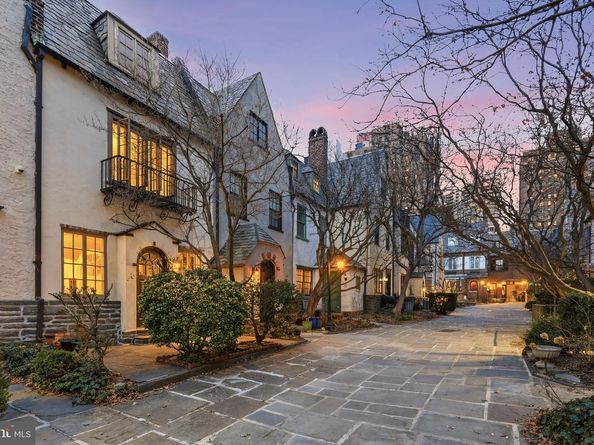 2139 Saint James Place, Philadelphia PA 19103