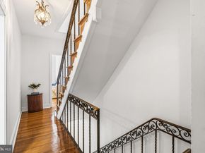 2139 Saint James Place, Philadelphia PA 19103