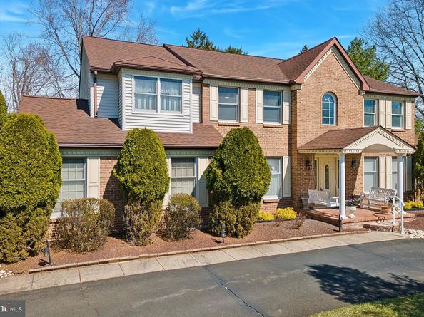 137 Briarwood Drive, Holland PA 18966