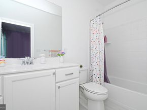 206 Grove Valley Court, Chalfont PA 18914