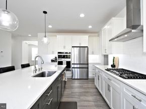 206 Grove Valley Court, Chalfont PA 18914