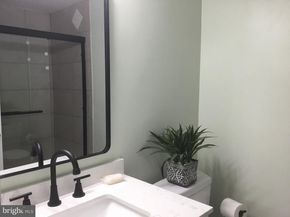 11609 Stoneview Sq 11C, Reston VA 20191