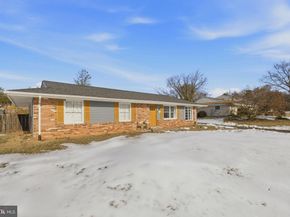 1607 N Brunswick Street, Sterling VA 20164