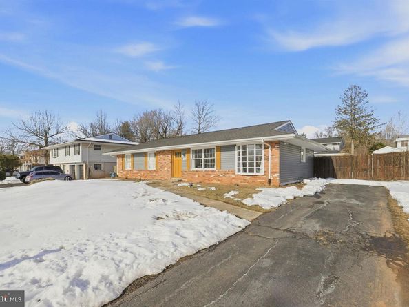 1607 N Brunswick Street, Sterling VA 20164