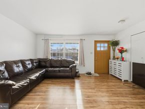 1607 N Brunswick Street, Sterling VA 20164