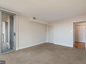 4600 S Four Mile Run Drive 927, Arlington VA 22204