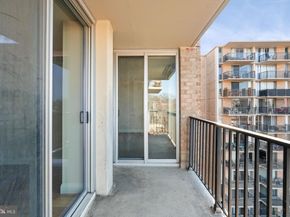 4600 S Four Mile Run Drive 927, Arlington VA 22204