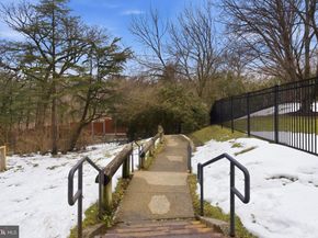 2030 N Adams Street 911, Arlington VA 22201