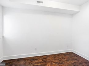 2125 S 9TH Street, Philadelphia PA 19148