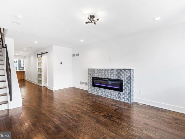 2125 S 9TH Street, Philadelphia PA 19148