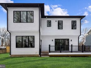 604 Tapawingo Road SW, Vienna VA 22180