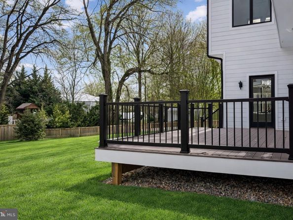 604 Tapawingo Road SW, Vienna VA 22180