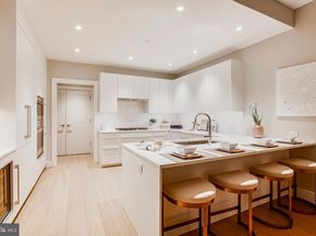 301 S Broad 2501, Philadelphia PA 19107