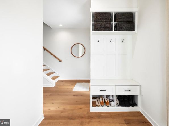 3001 Riseview Lane, Philadelphia PA 19125