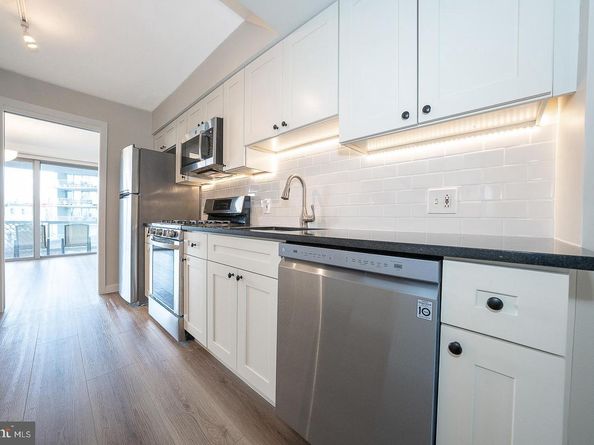 2401 Pennsylvania Avenue 4A10, Philadelphia PA 19130