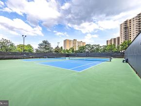 307 Yoakum Parkway 802, Alexandria VA 22304