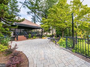 307 Yoakum Parkway 802, Alexandria VA 22304