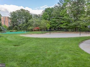 307 Yoakum Parkway 802, Alexandria VA 22304