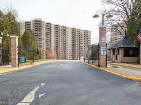 307 Yoakum Parkway 802, Alexandria VA 22304