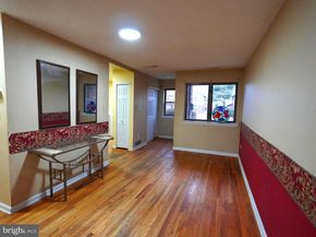 51 Hollybrooke Drive, Langhorne PA 19047