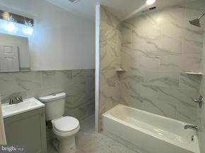 1733 W Erie Avenue, Philadelphia PA 19140