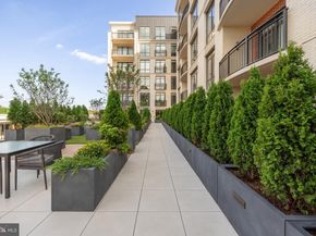 6718 Lowell Avenue PH 906, Mclean VA 22101