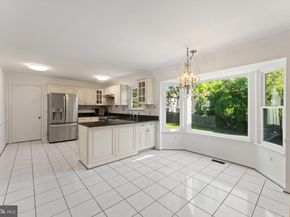1431 Kingstream Drive, Herndon VA 20170