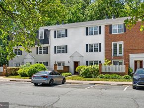 2850 S Wakefield Street C, Arlington VA 22206
