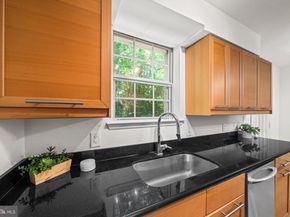 2850 S Wakefield Street C, Arlington VA 22206