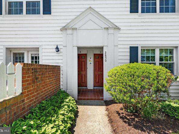 2850 S Wakefield Street C, Arlington VA 22206