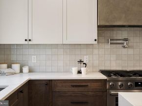 956 N 6TH Street, Philadelphia PA 19123