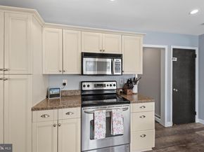 923 Otto Lane, Warminster PA 18974