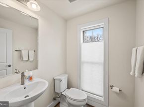 2236 S Glebe Road, Arlington VA 22206