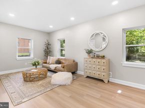 2016 Woodside Lane, Broomall PA 19008