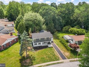 2016 Woodside Lane, Broomall PA 19008
