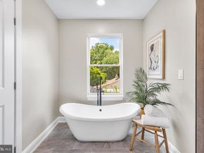 2016 Woodside Lane, Broomall PA 19008