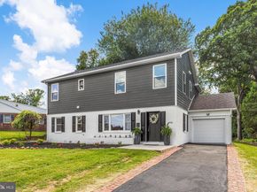 2016 Woodside Lane, Broomall PA 19008
