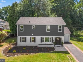 2016 Woodside Lane, Broomall PA 19008