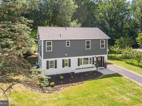 2016 Woodside Lane, Broomall PA 19008