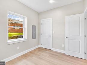 2016 Woodside Lane, Broomall PA 19008
