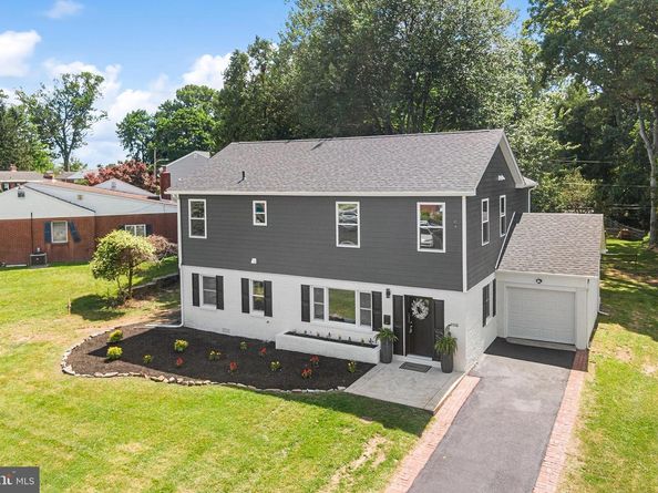 2016 Woodside Lane, Broomall PA 19008
