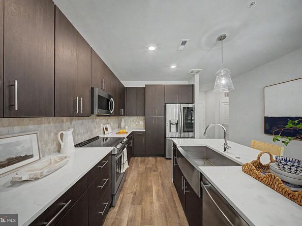 1761 Old Meadow Road 220, Mclean VA 22102