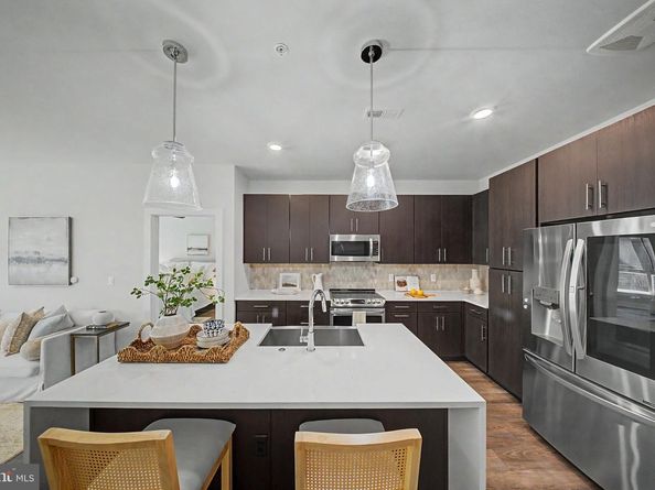 1761 Old Meadow Road 220, Mclean VA 22102