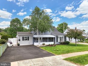 360 Holly Drive, Levittown PA 19055