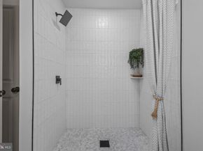 1 Mclevins Court, Croydon PA 19021