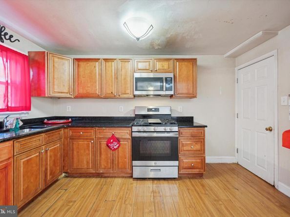 209 E Greenwood Avenue, Upper Darby PA 19082