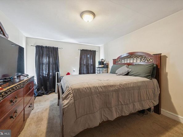 209 E Greenwood Avenue, Upper Darby PA 19082