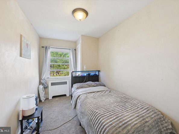 209 E Greenwood Avenue, Upper Darby PA 19082