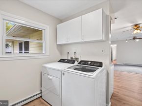 314 E Staunton Avenue E, Sterling VA 20164