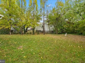 314 E Staunton Avenue E, Sterling VA 20164